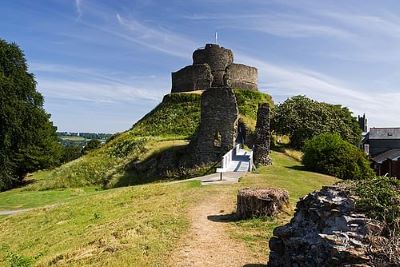 "motte-and-bailey castle" picture