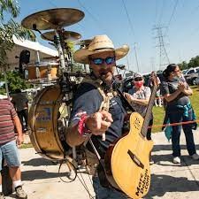 "one-man band" picture