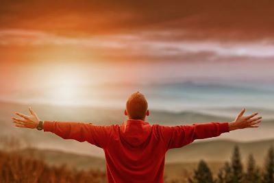What does outstretched mean? | Lingoland English-English Dictionary