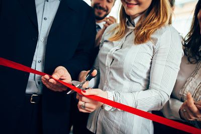 What does "set up a business" mean? | Lingoland English-English Dictionary